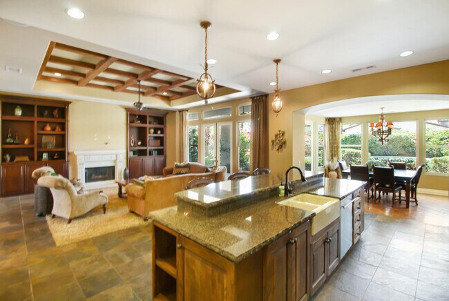 Building Photo - 81075 Giacomo Way