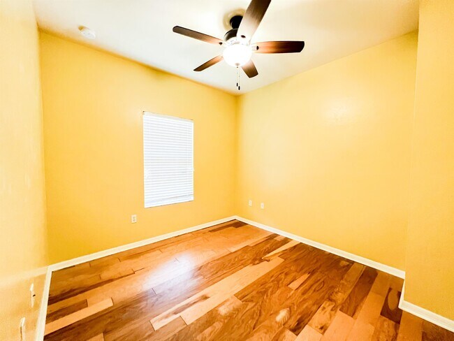 Building Photo - 8436 SW 77th Ave