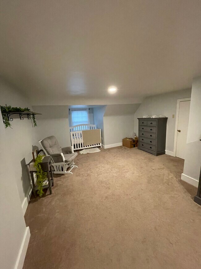 Building Photo - 2250 Creek Hill Rd