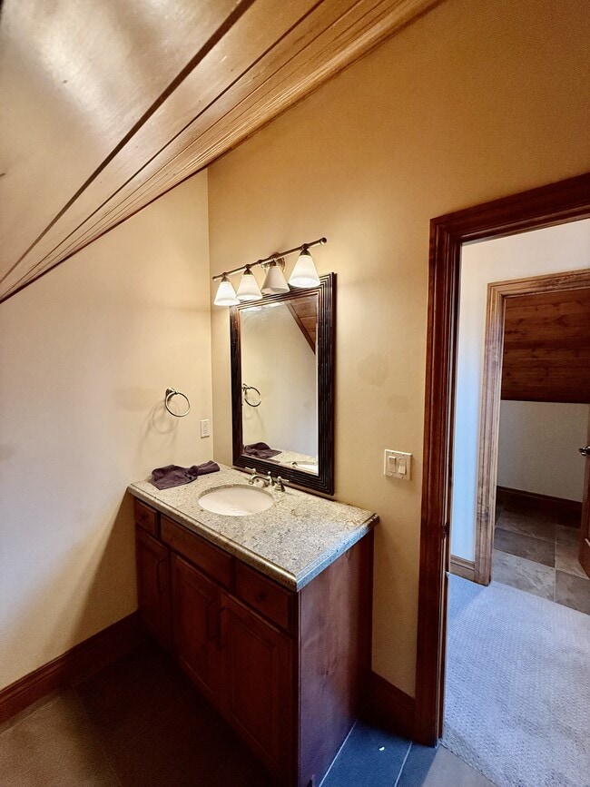 Building Photo - 6819 S Greenfield Way