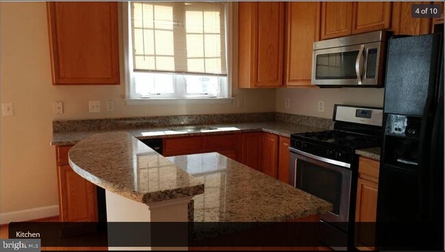 Building Photo - 511 Pelican Ave