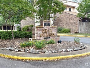 Building Photo - 2/2 Condo w/ Office Space!
