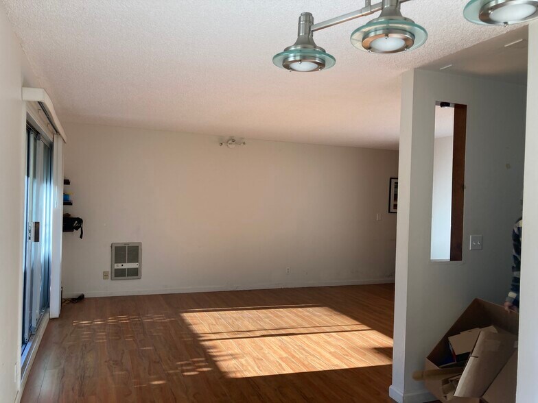 Building Photo - 407 Orange St