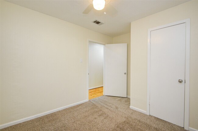 Building Photo - 804 Chickasaw Dr