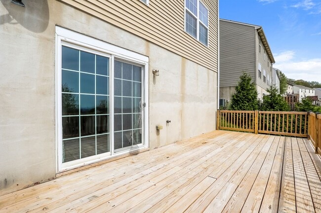 Building Photo - Beautiful 3 Bed, 4 Bath Home in Ephrata