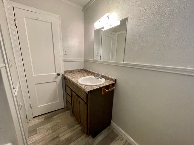 Building Photo - 2370 Hybrook Ln