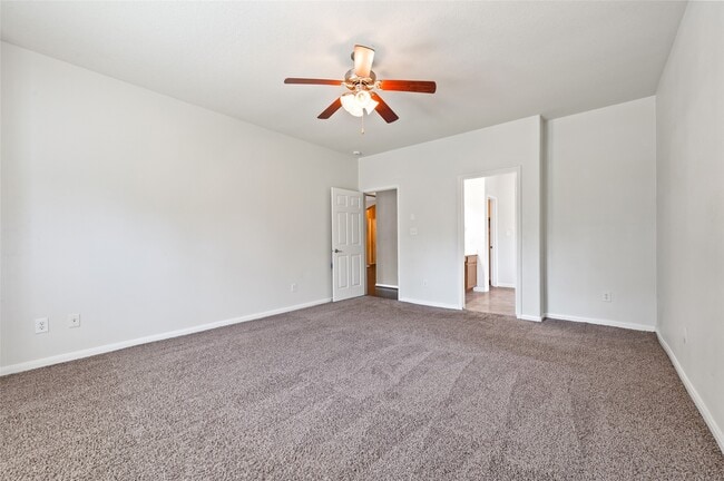 Building Photo - 8618 E Highlands Crossing