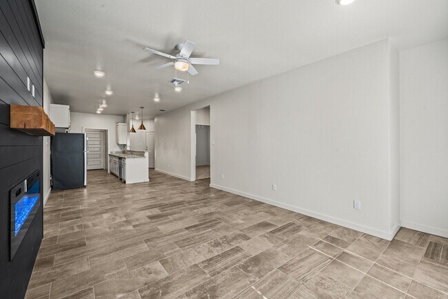 Building Photo - New Construction in Iron Horse!
