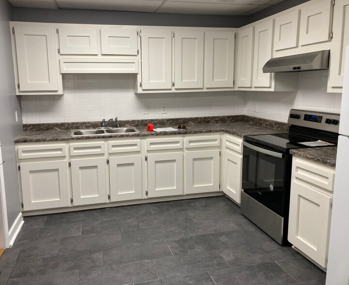 Kitchen - 750 W Broad St