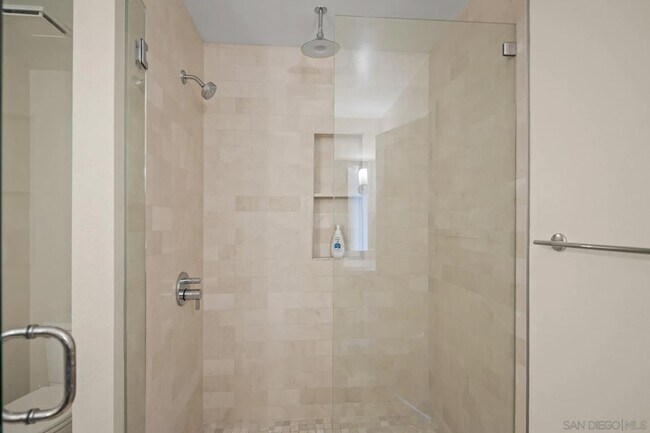 Building Photo - 8 Antigua Ct