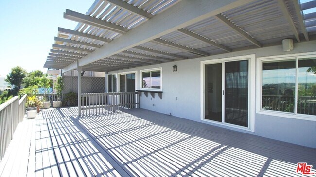 Building Photo - 2724 Angelo Dr