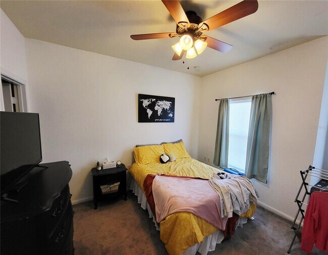 Building Photo - 4961 NW 43rd Ave