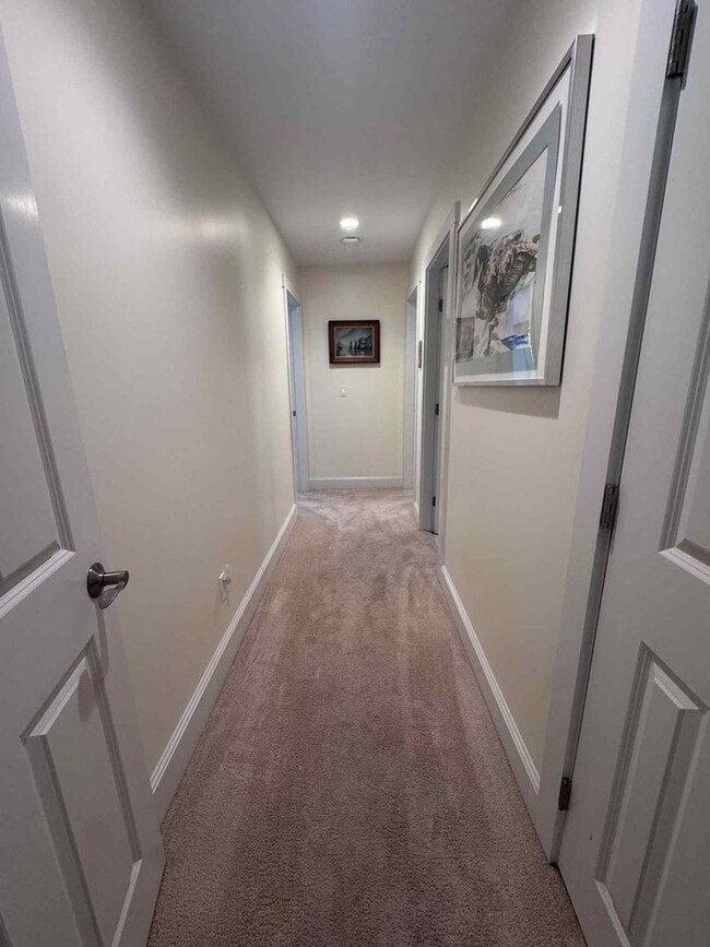 Building Photo - 3BR RANCH BRUNSWICK SEASONAL FURNISHED