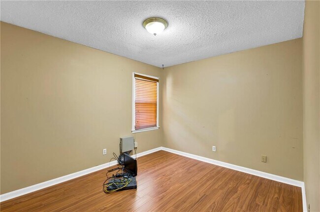 Building Photo - 2755 Janet St