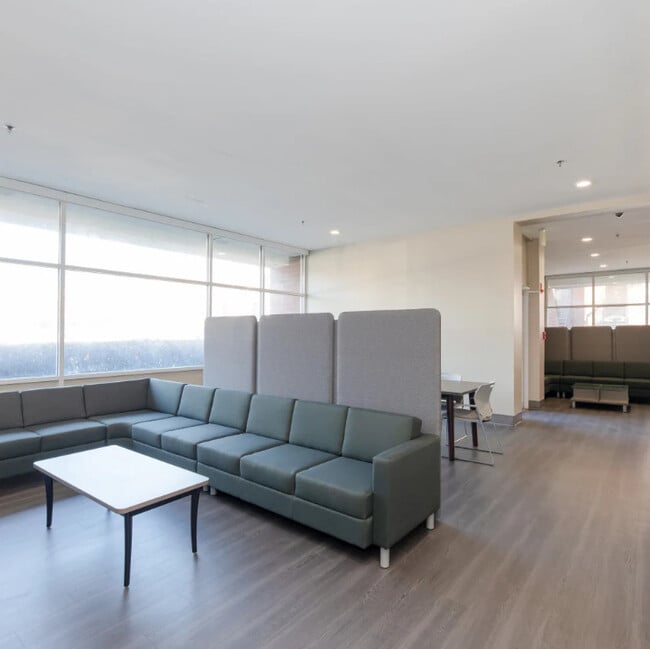 Building Photo - Sharp Leadenhall Apartments