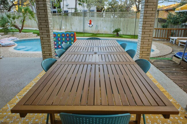 Building Photo - 2915 Quail Oak St