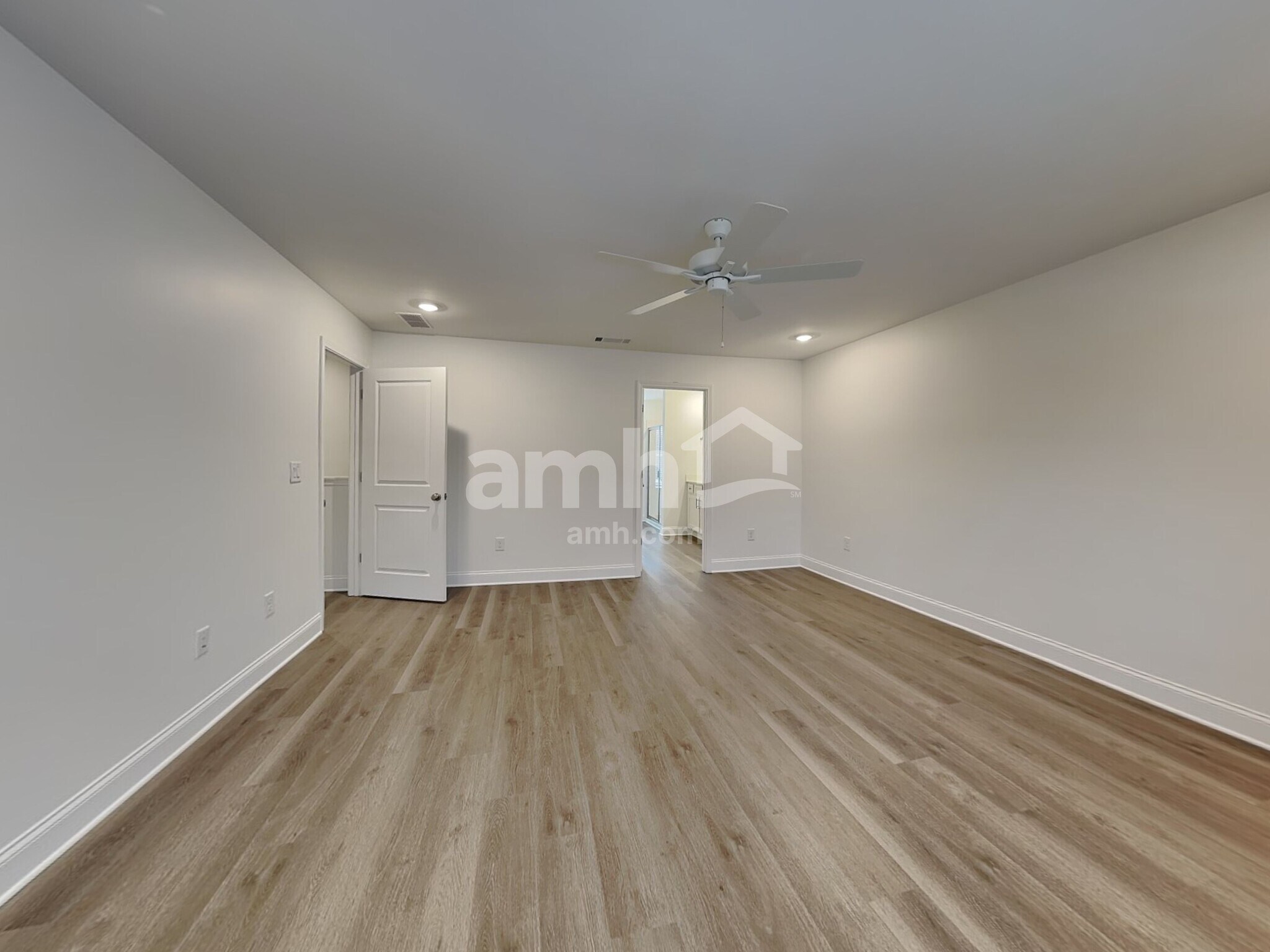 Building Photo - 394 Pointe Dr