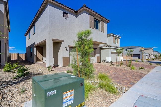 Building Photo - 8532 W Agate Ave