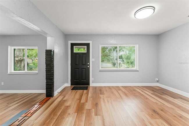 Building Photo - 2503 Highlawn Ave