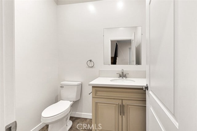 Building Photo - 569 E Cypress Ave