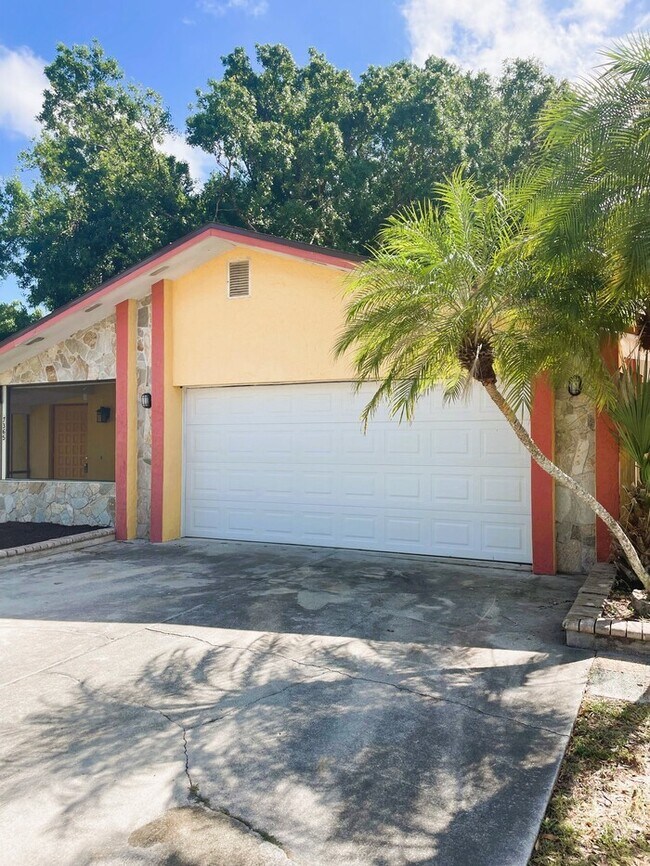 Building Photo - North Fort Myers Single Family Home