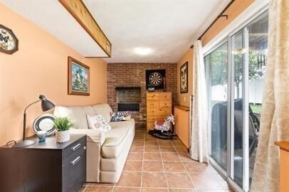 Building Photo - 13 Circuit Ln