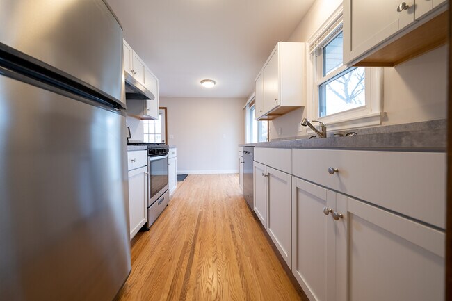 Building Photo - 10932 Russell Ave S