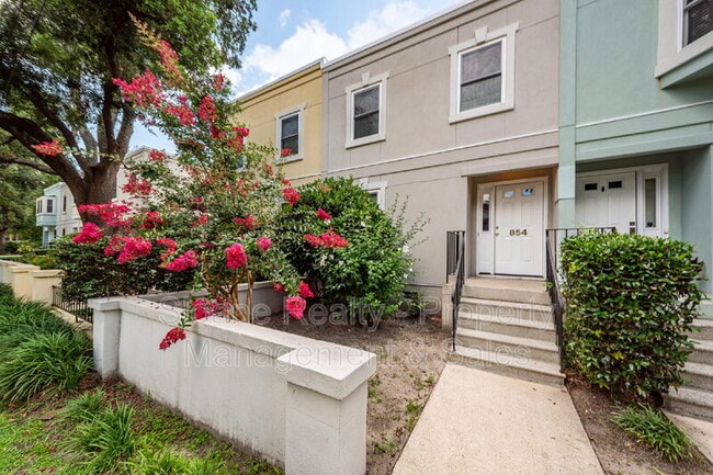 Building Photo - 854 Colony Dr