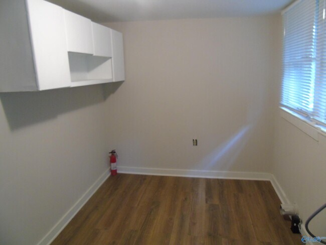 Building Photo - 802 Beirne Ave NE