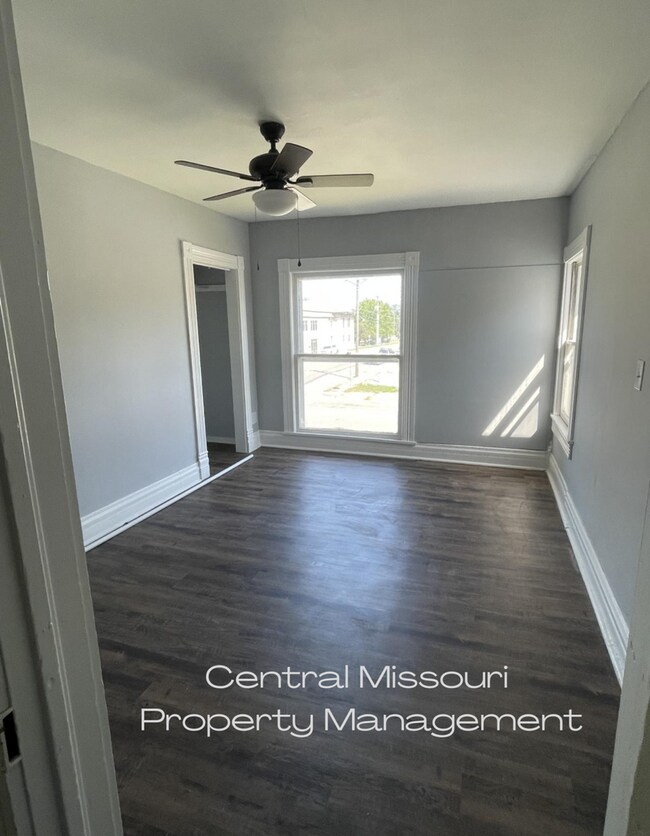 Building Photo - 200 E Gay St