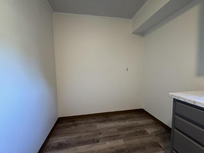 Building Photo - 1632 Forest Green Dr