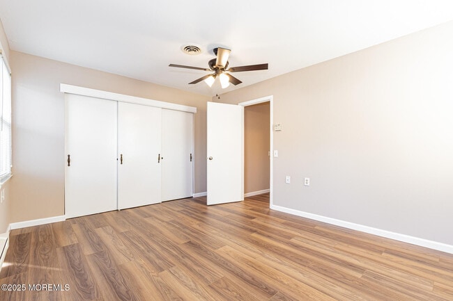 Building Photo - 49 Westport Dr