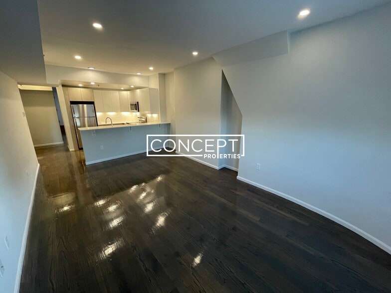Building Photo - 1406 Beacon St