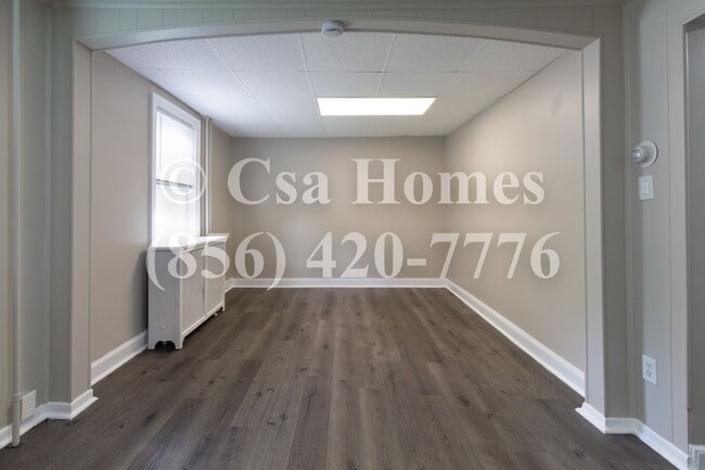 Building Photo - Newly Renovated 3 Bed, 1.5 Bath in Fairview!