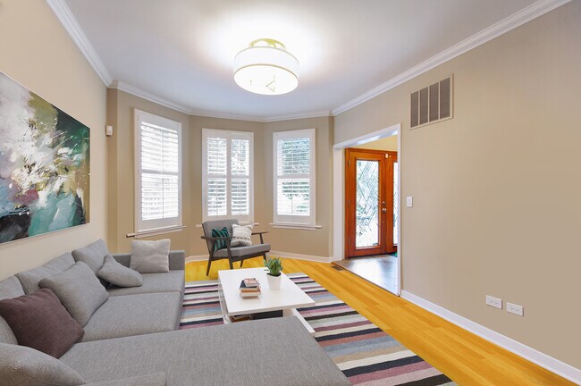 Building Photo - 1918 W Melrose St