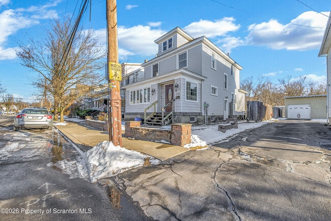 Building Photo - 2124 Shawnee Ave