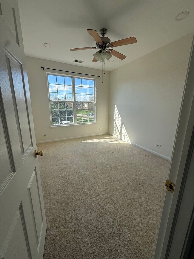 Building Photo - 4245 Savoy Ln