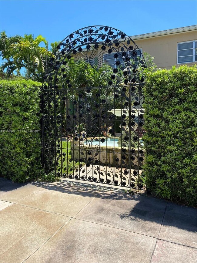 Building Photo - 40 Almeria Ave