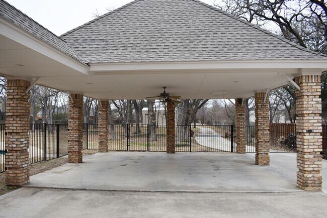 Building Photo - 850 Ginger Ct