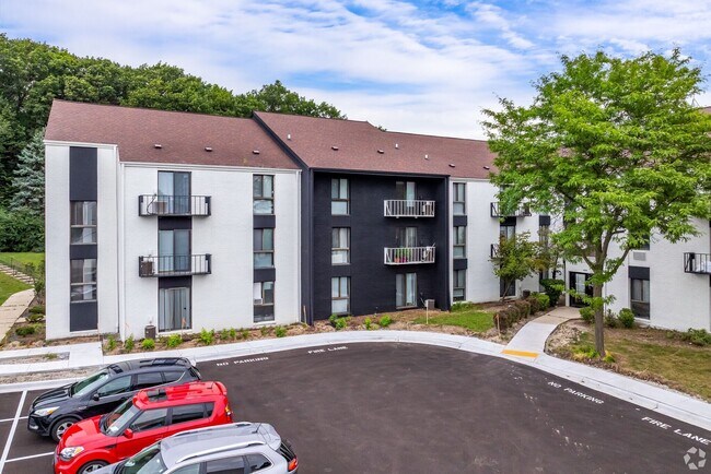 Building Photo - Studio Premium