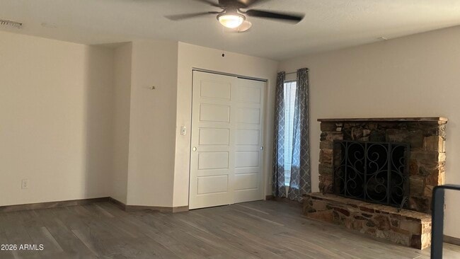 Building Photo - 2336 W Orange Dr