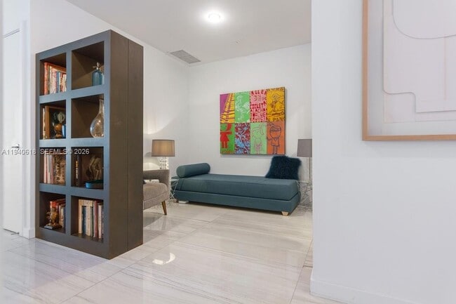 Building Photo - 480 NE 31st St