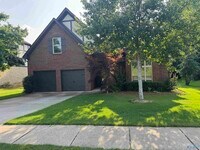 Building Photo - 117 Christy Dr