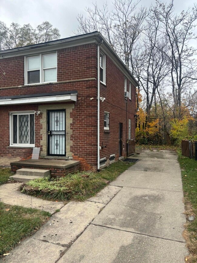 Building Photo - 18089 Schaefer Hwy