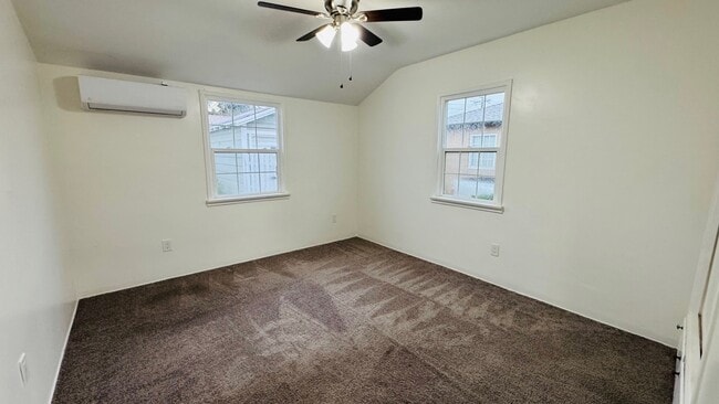 Building Photo - 613 E El Morado Ct