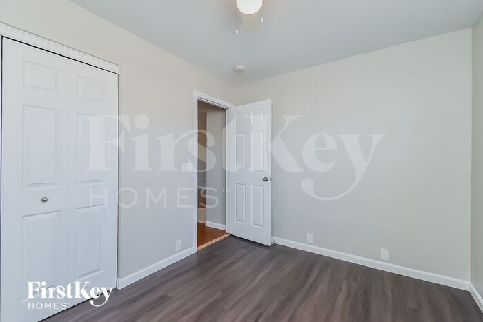 Building Photo - 5918 Vallecito Dr