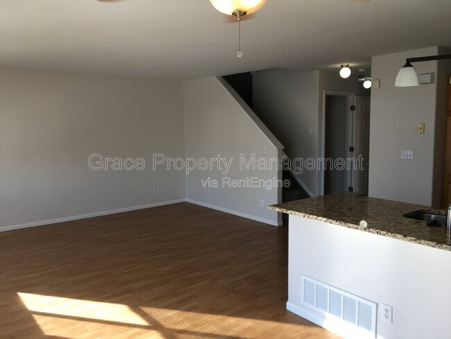 Building Photo - 574 W 91st Dr