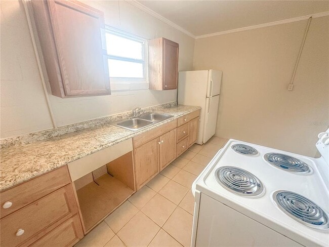 Building Photo - 324 Pearl St