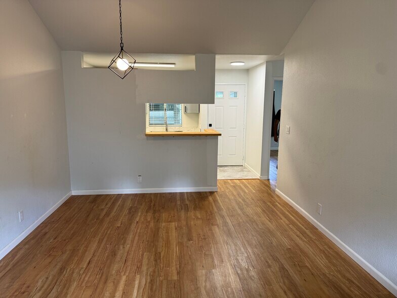 Living/ dinning room - 95-664 Wikao St