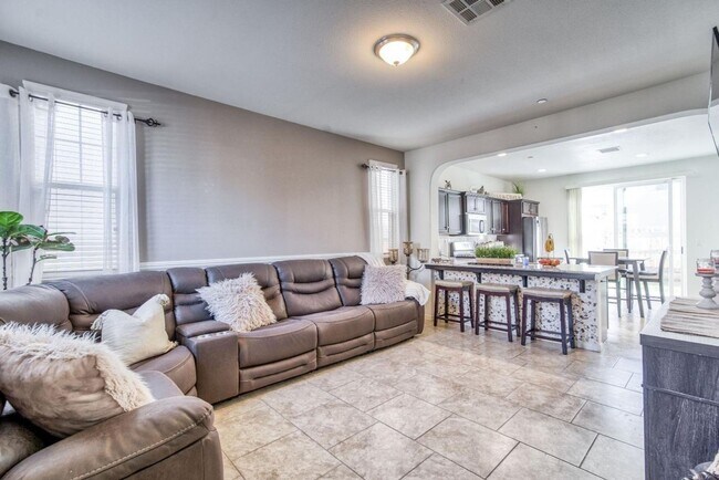 Building Photo - 3 br, 2.5 bath House - 3762 Friendship Ln.